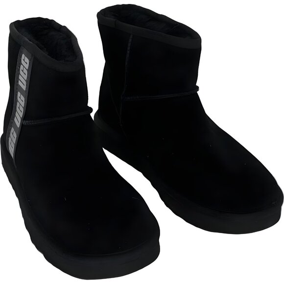 UGG Women's Classic Short Zipper Tape Logo Boot Black Size 6 - Picture 1 of 6